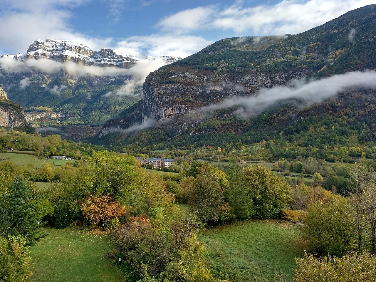 Torla y el Valle de Ordesa en el Pirineo aragonés.